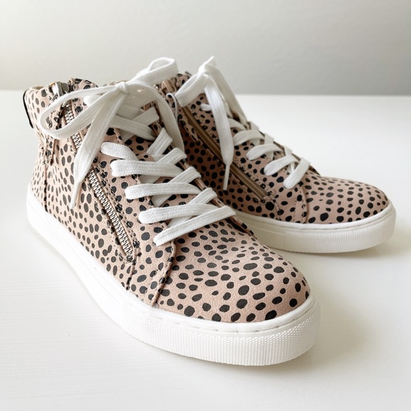Cutest high top sneakers that go with everything! - Picture 1 of 5
